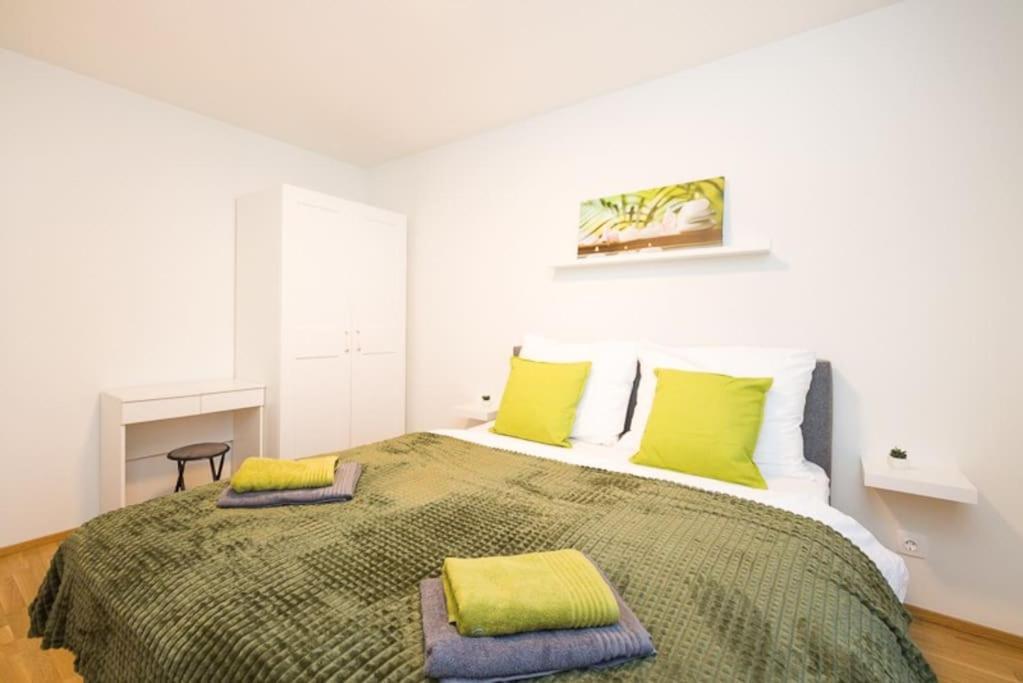 Premium City Apartment With Balcony! Free Garage Parking Included! Vídeň Exteriér fotografie