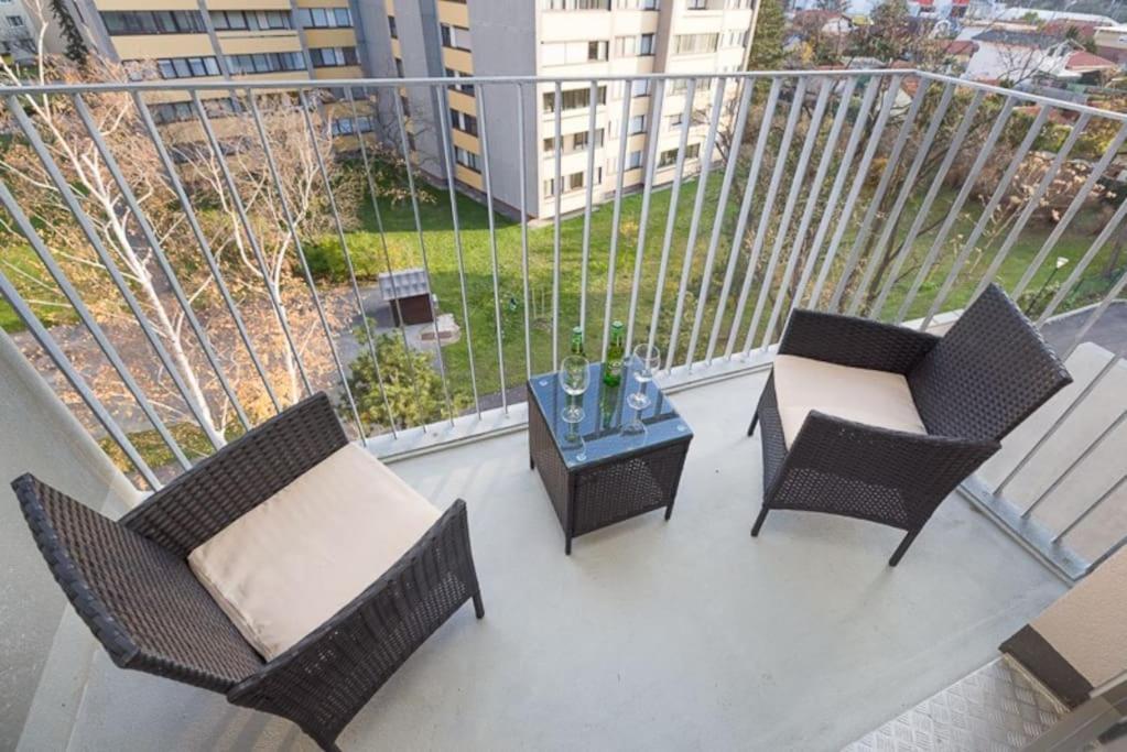 Premium City Apartment With Balcony! Free Garage Parking Included! Vídeň Exteriér fotografie